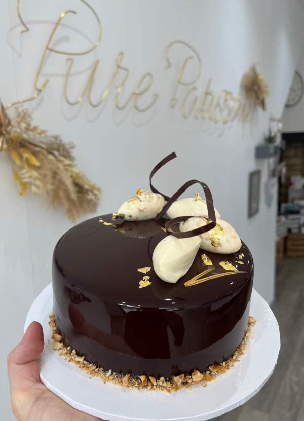 Chocolate, salted caramel and praline mousse cake - Image 3