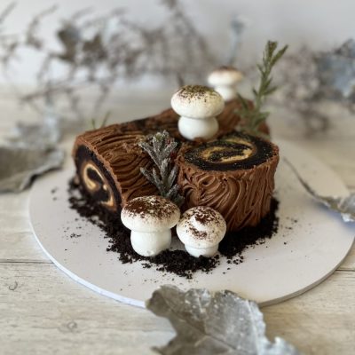 Yule log decorating class