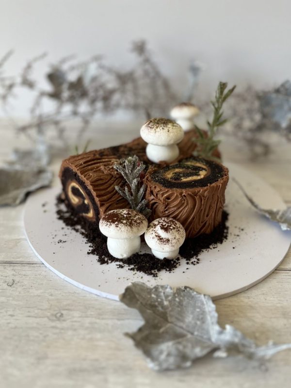 Yule log decorating class