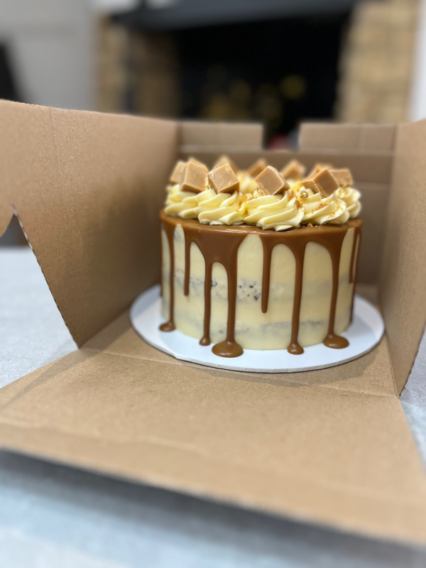 Sticky toffee and caramel cake - Image 3