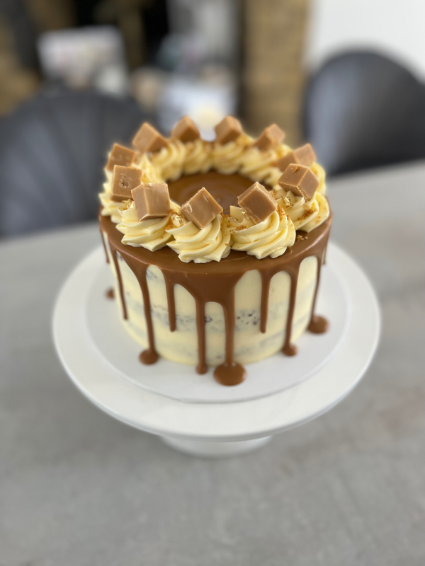 Sticky toffee and caramel cake - Image 2