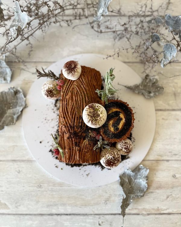 Yule log decorating class - Image 2